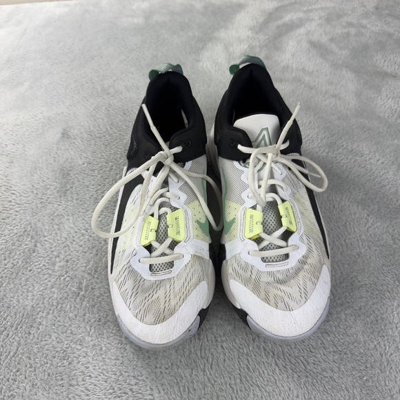 Nike Giannis Immortality 2 GS White Volt Boys Size 7 US - Picture 10 of 16